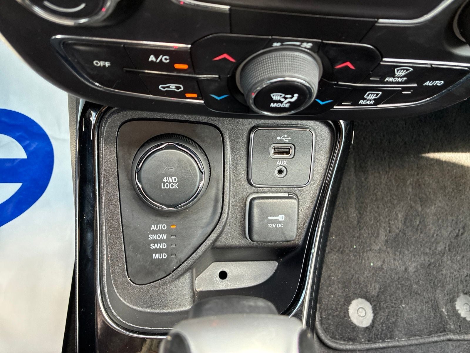 Used 2018 Jeep Compass Limited AWD/4WD image 23