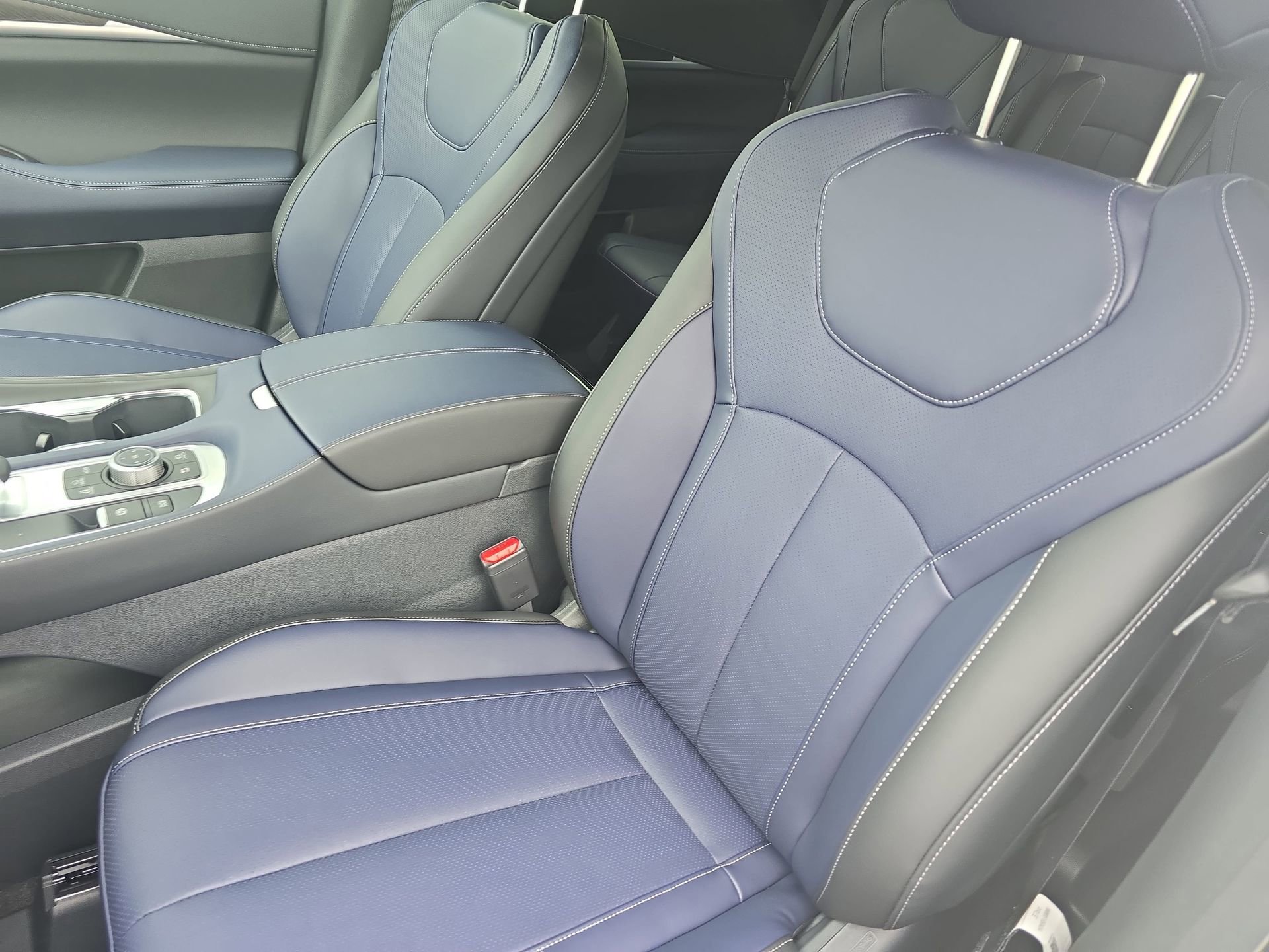 New 2026 INFINITI QX60 Sport w/ Dark Cargo Package AWD/4WD image 15