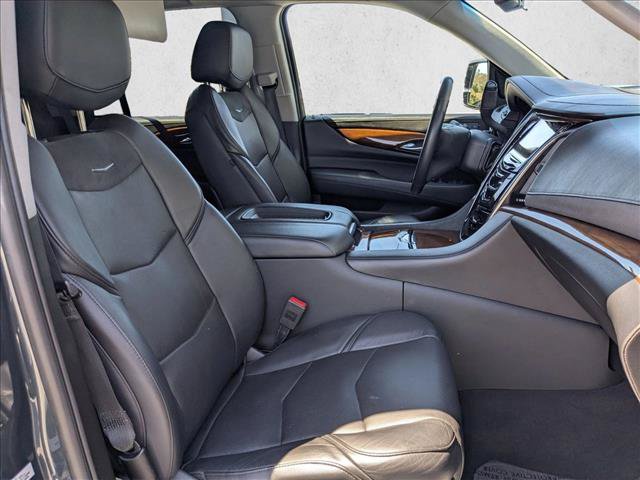 Used 2019 Cadillac Escalade Luxury AWD/4WD image 24