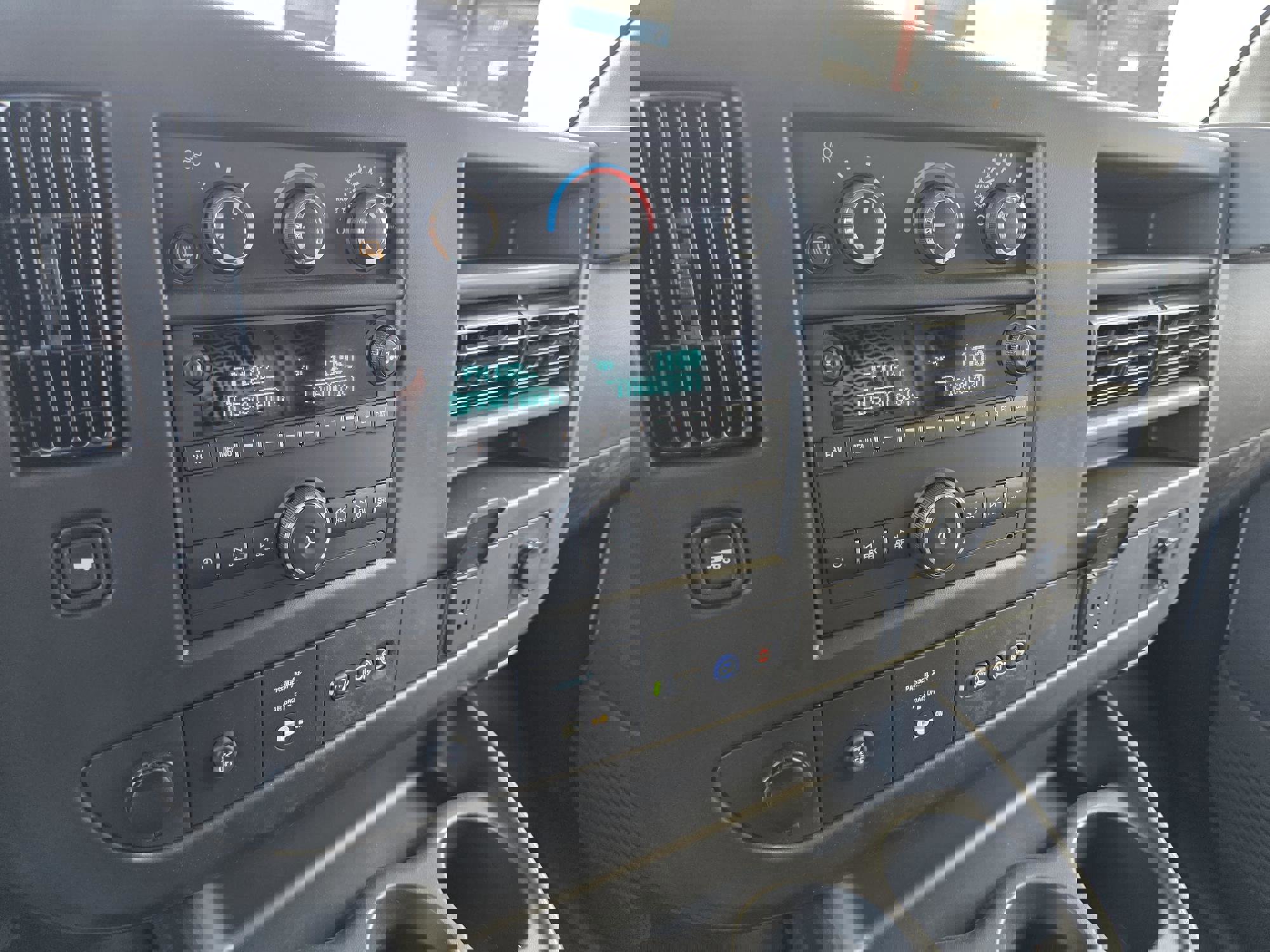 New 2025 Chevrolet Express 3500 w/ Driver Convenience Package image 10
