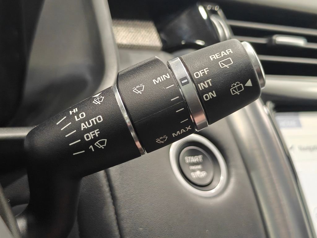 Used 2020 Land Rover Discovery HSE Luxury image 69