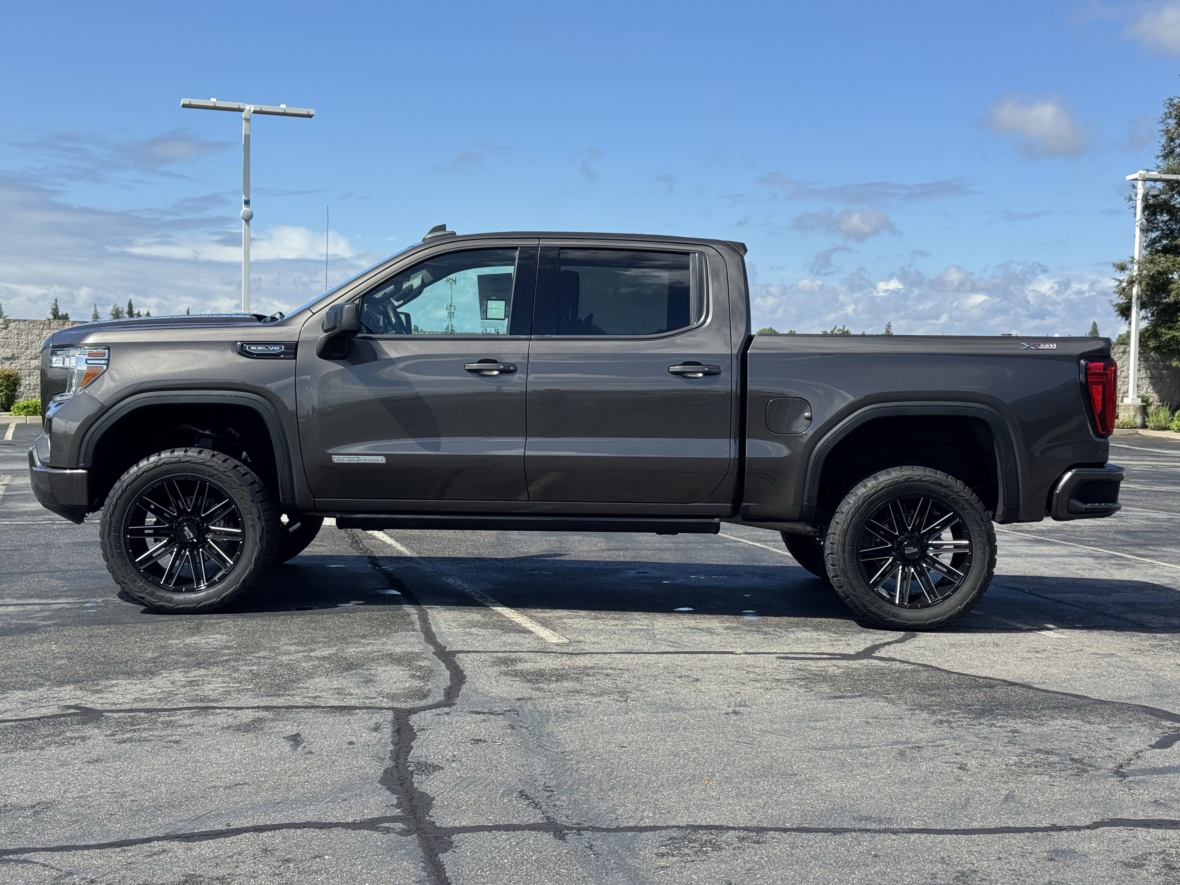 Used 2020 GMC Sierra 1500 Elevation w/ Elevation Value Package AWD/4WD image 4