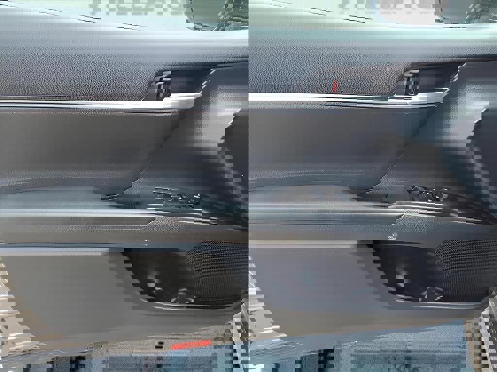 Used 2023 Toyota Camry SE image 12