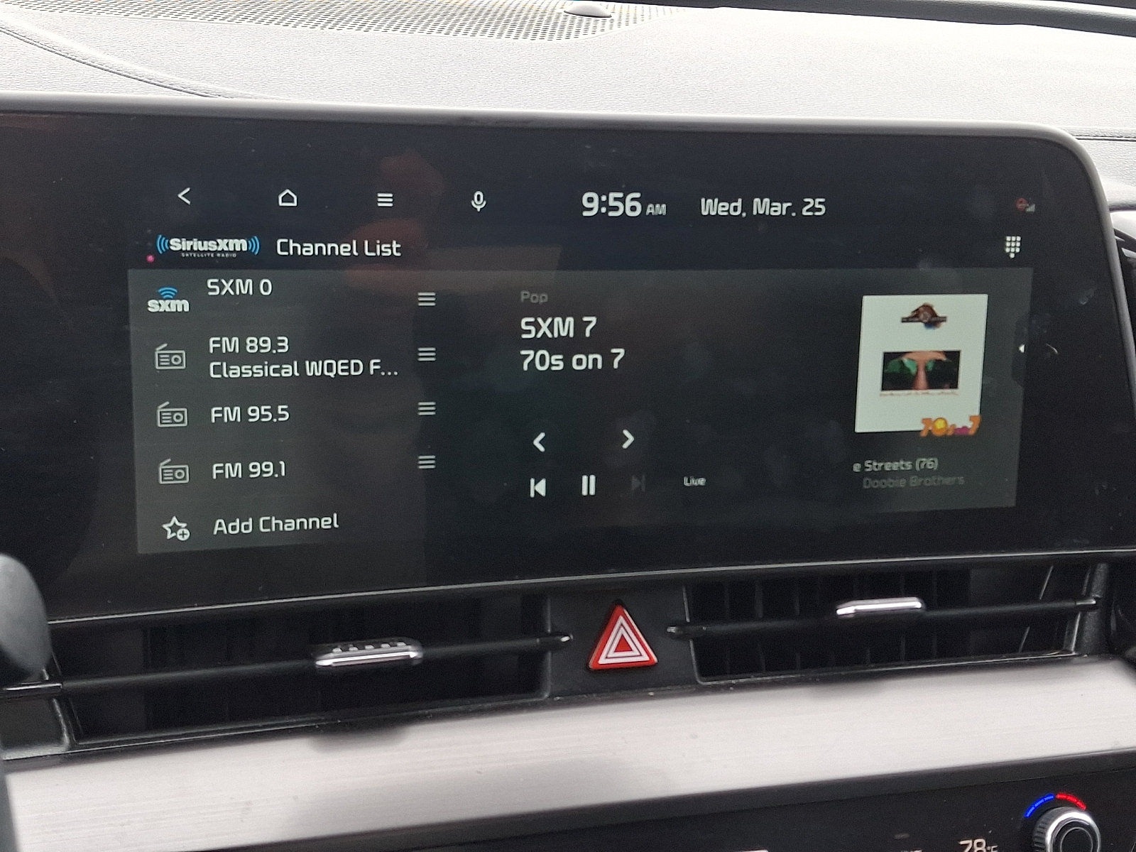 Used 2025 Kia Sportage EX AWD/4WD image 17