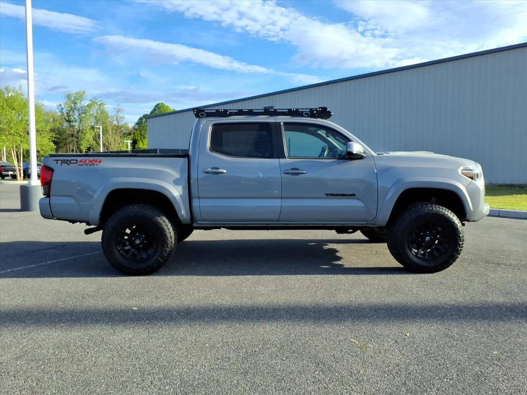 Used 2019 Toyota Tacoma TRD Sport image 3