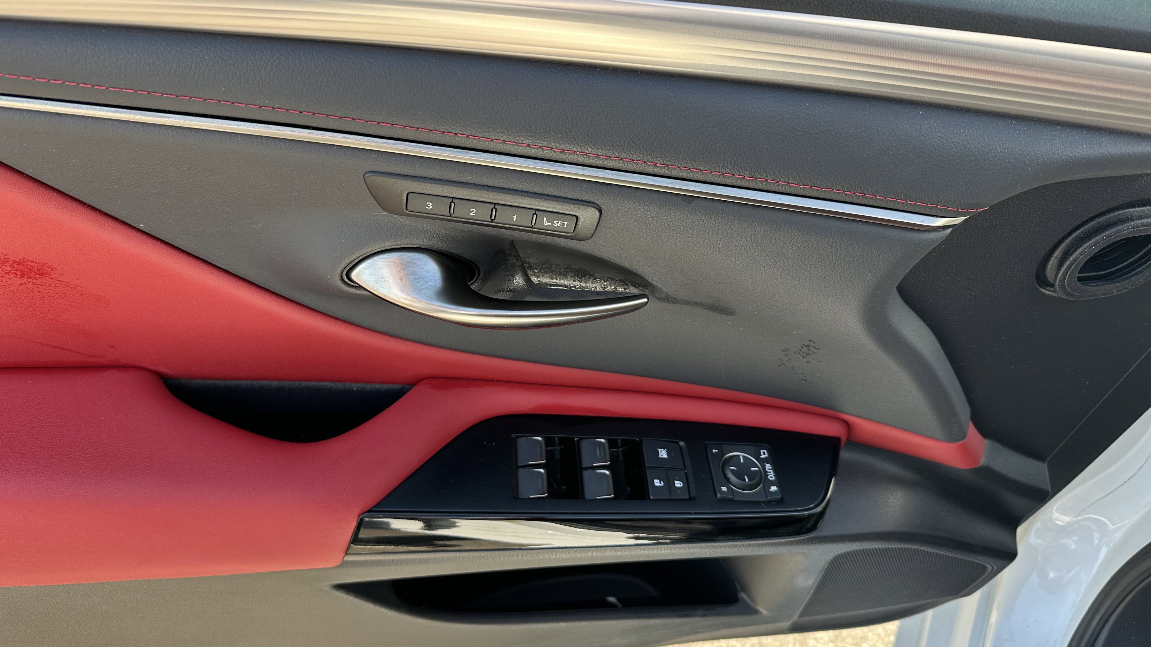 Used 2023 Lexus ES 350 F Sport w/ Accessory Package (Z2) image 2