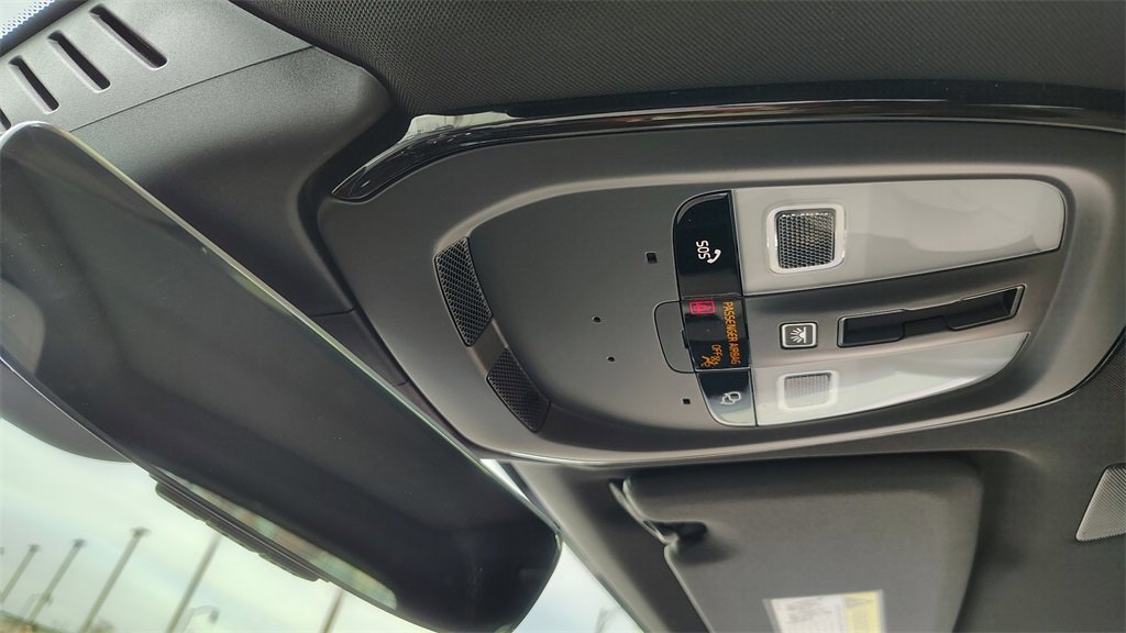 New 2026 Volvo XC60 B5 Plus w/ Climate Package image 24