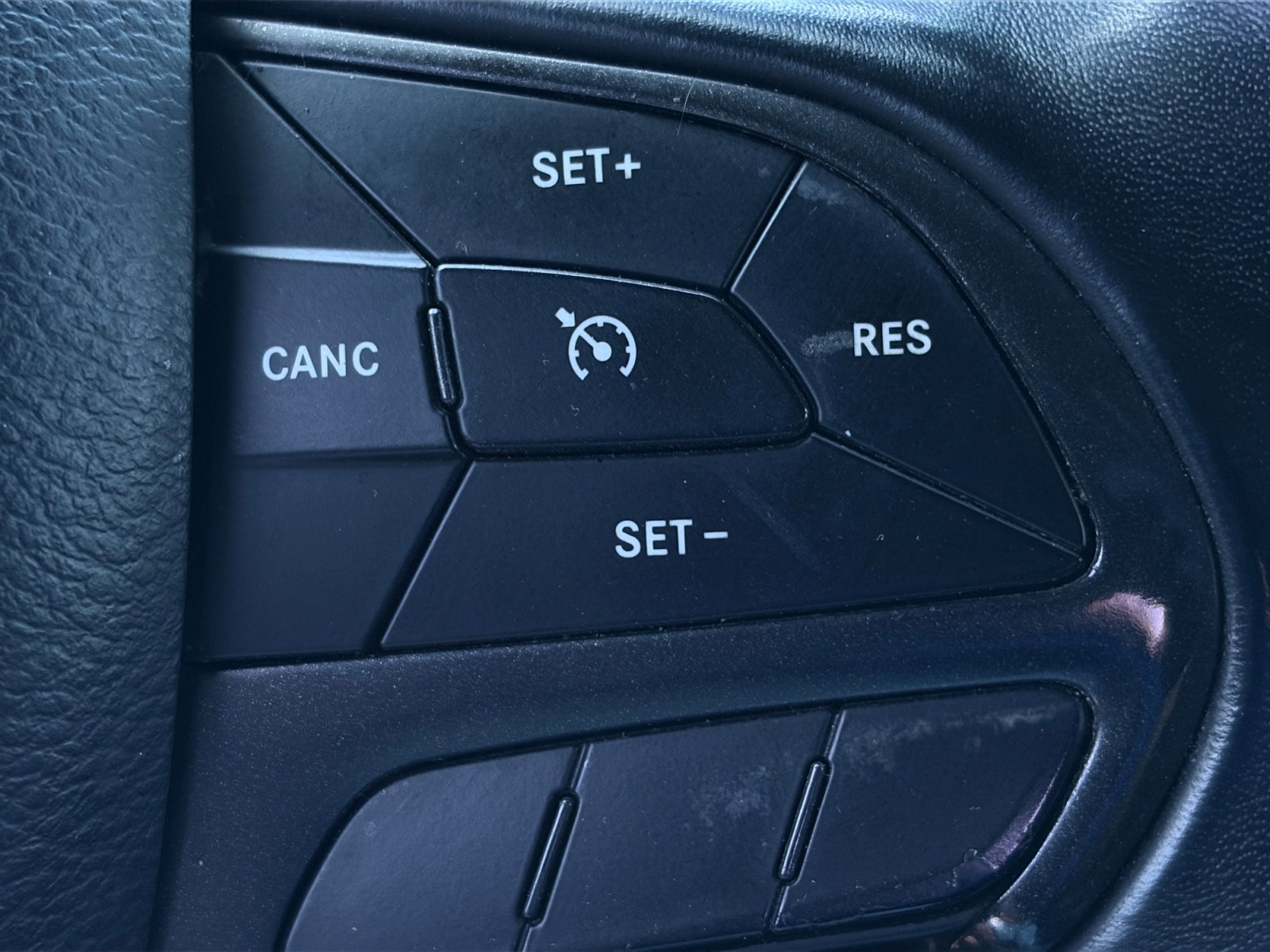 Used 2018 Dodge Charger SXT w/ Blacktop Package RWD image 27