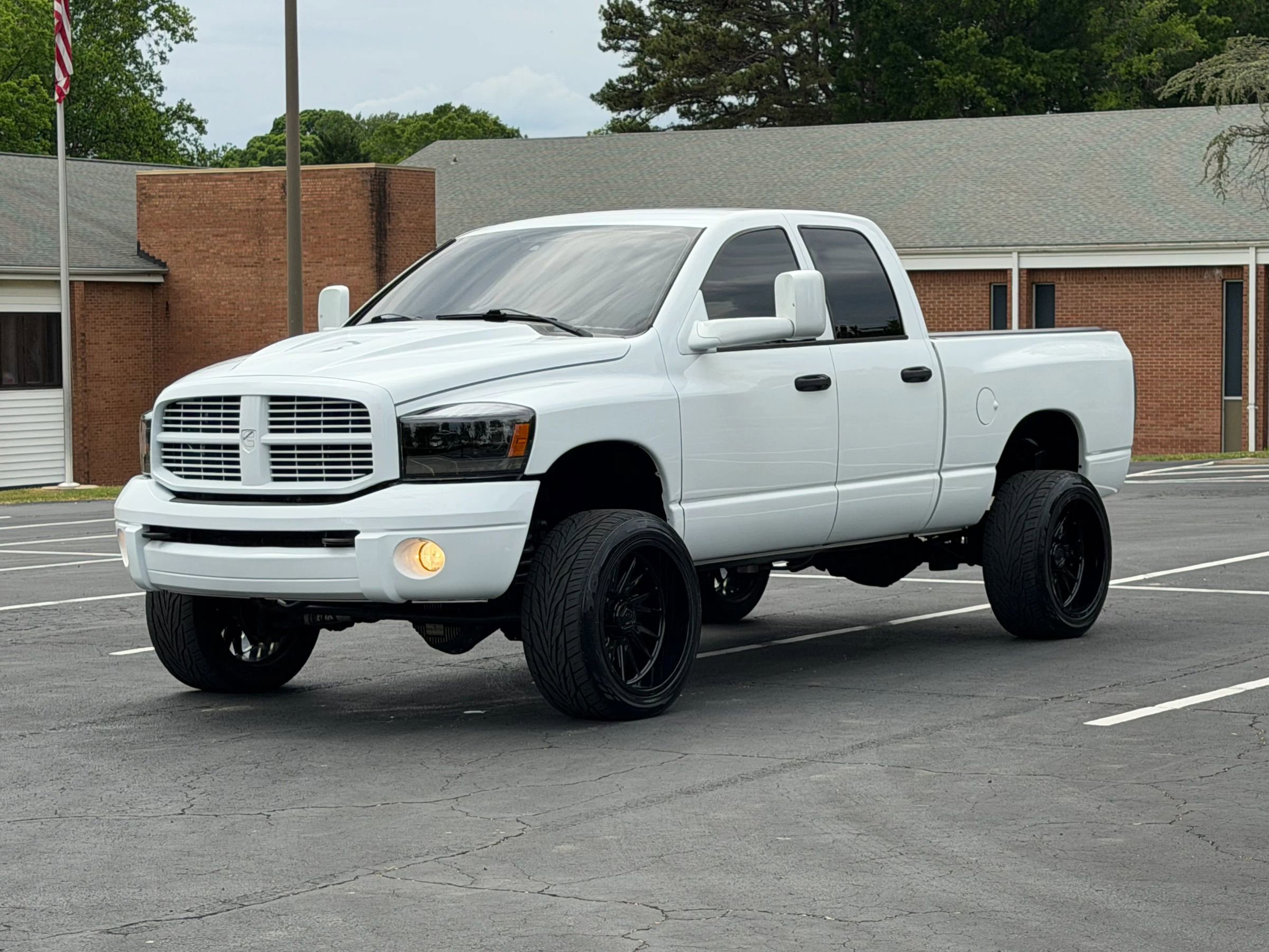 Used 2006 Dodge Ram 2500 Truck SLT AWD/4WD image 1
