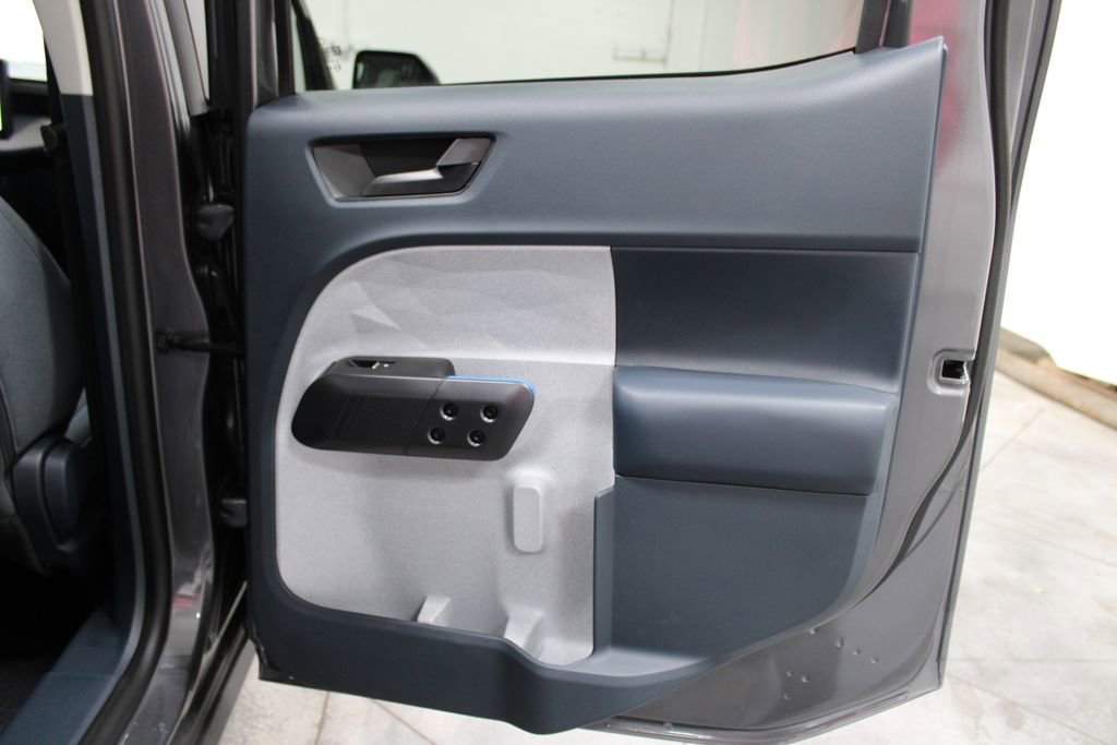 New 2025 Ford Maverick XLT image 29