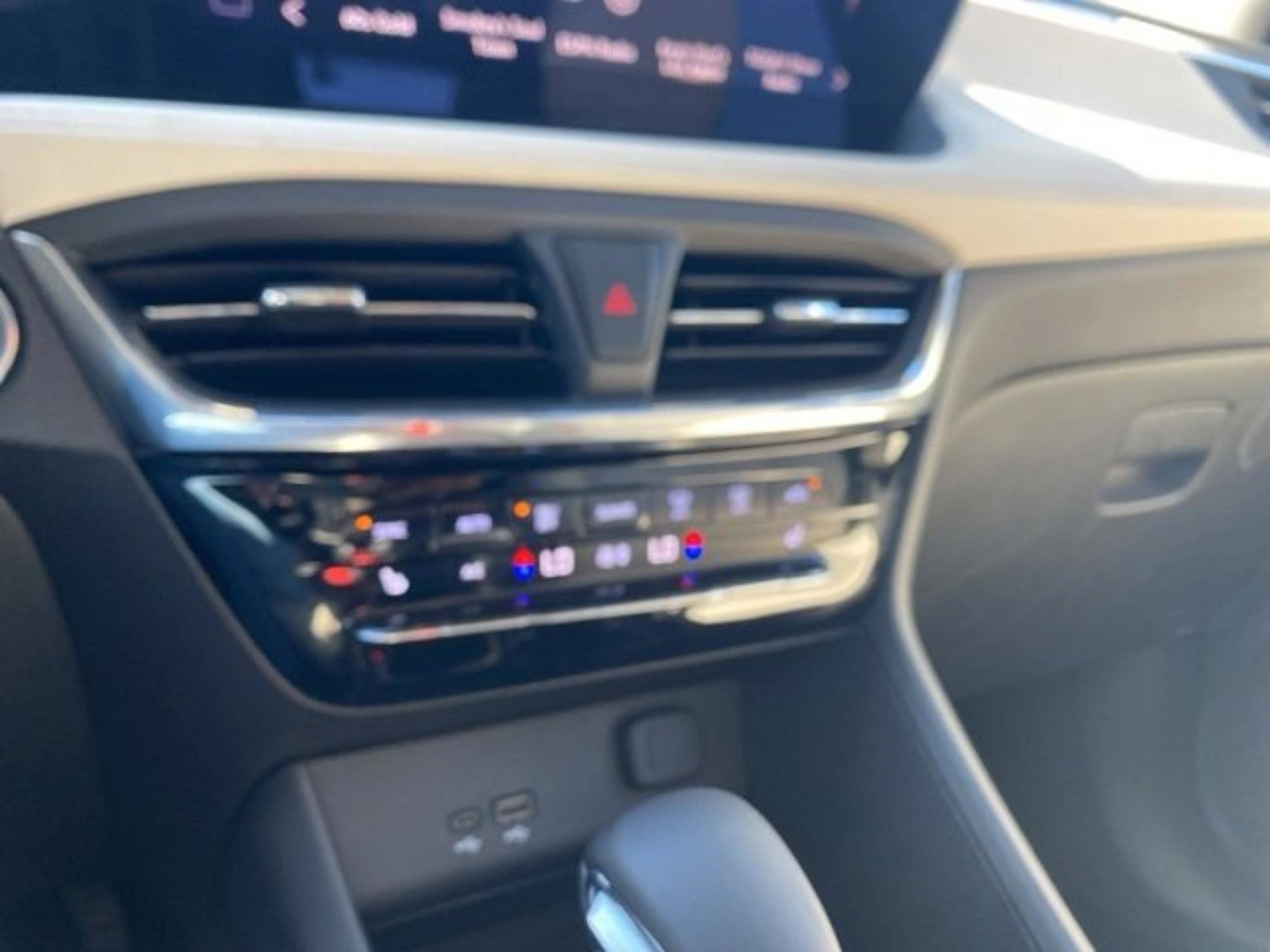 Used 2025 Buick Encore GX Avenir image 19