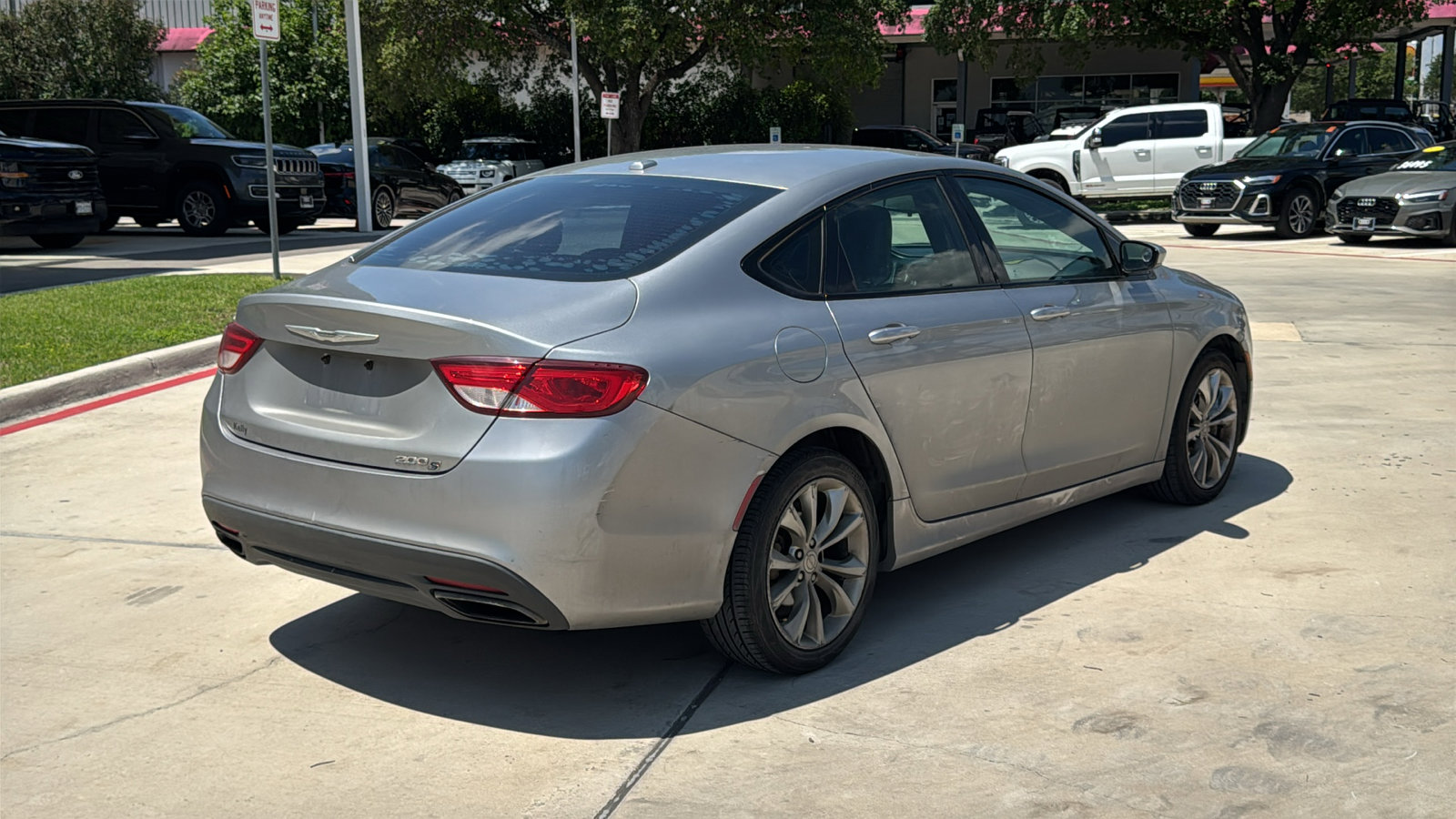Used 2015 Chrysler 200 S FWD image 7