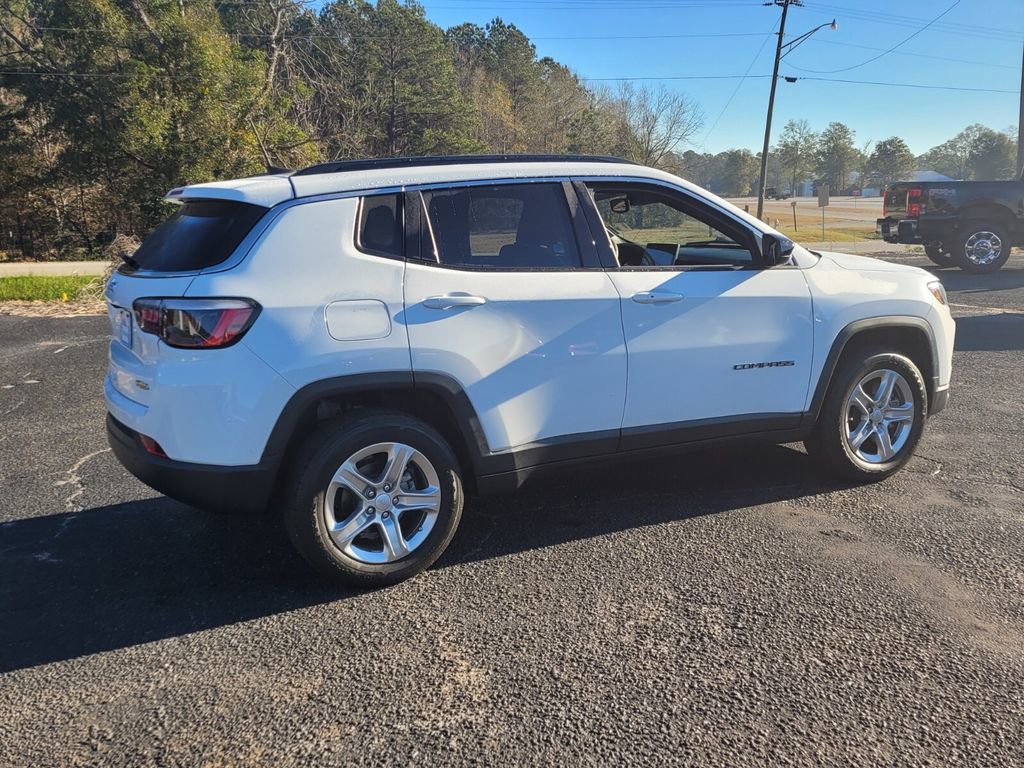 Used 2023 Jeep Compass Latitude w/ Sun and Sound Group image 12
