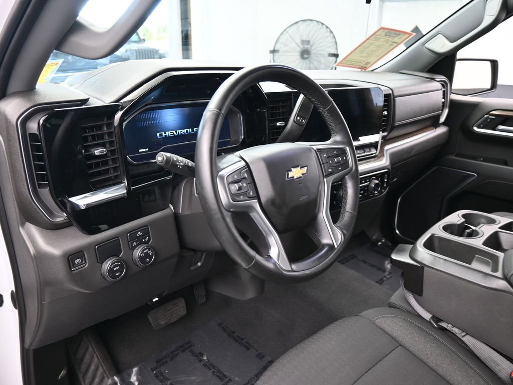 Used 2023 Chevrolet Silverado 1500 LT image 10