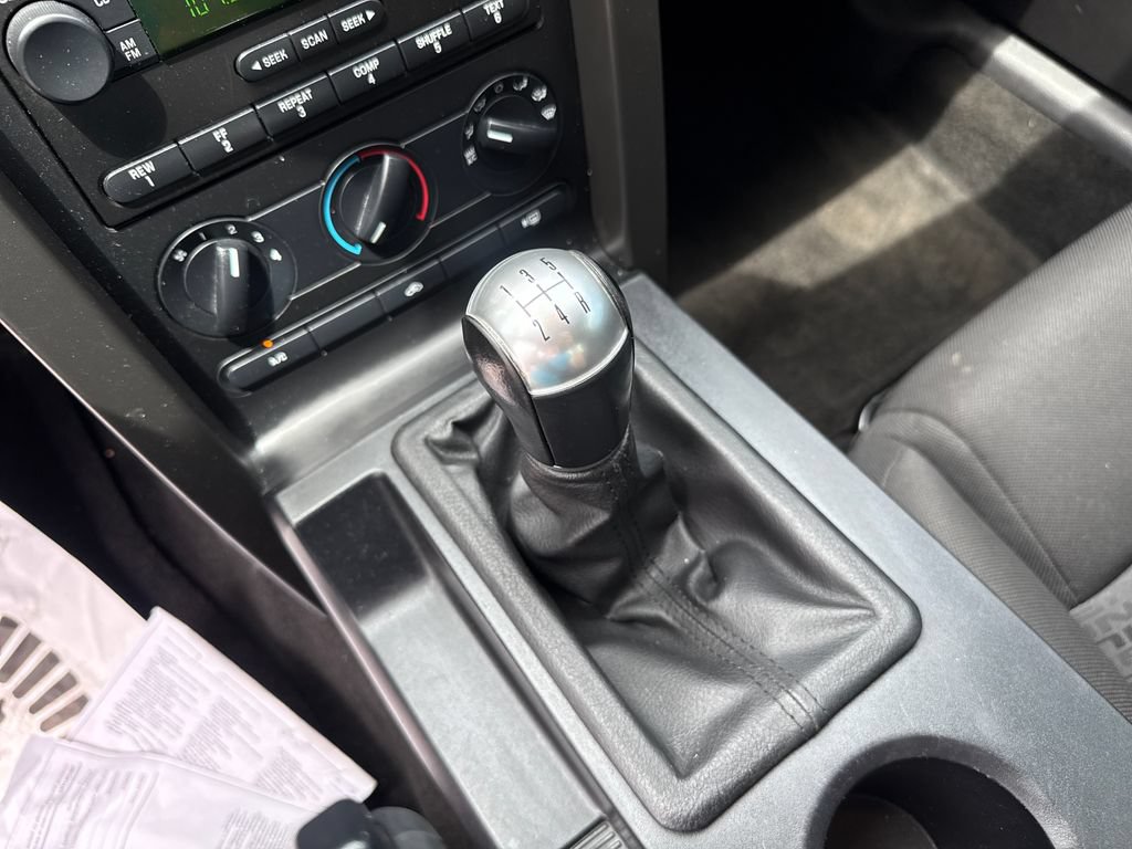 Used 2005 Ford Mustang Coupe RWD image 20