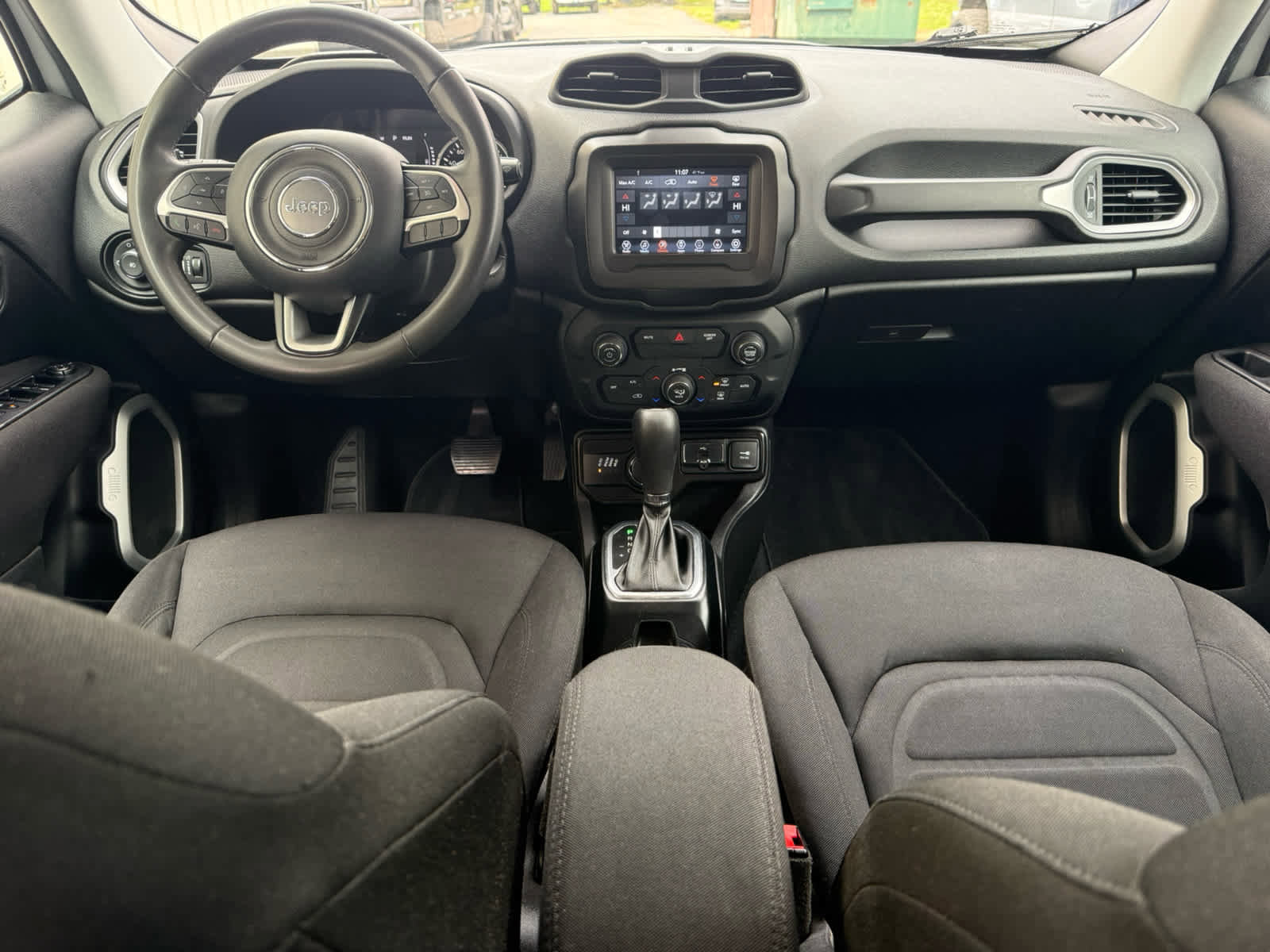Used 2020 Jeep Renegade Latitude image 18