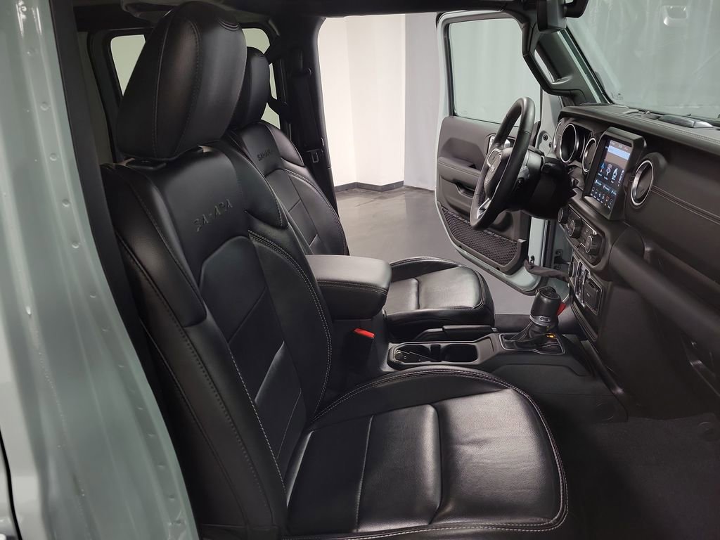 Used 2023 Jeep Wrangler Unlimited Sahara w/ Cold Weather Group AWD/4WD image 22