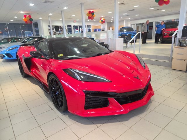 Used 2025 Chevrolet Corvette Z06 RWD image 1