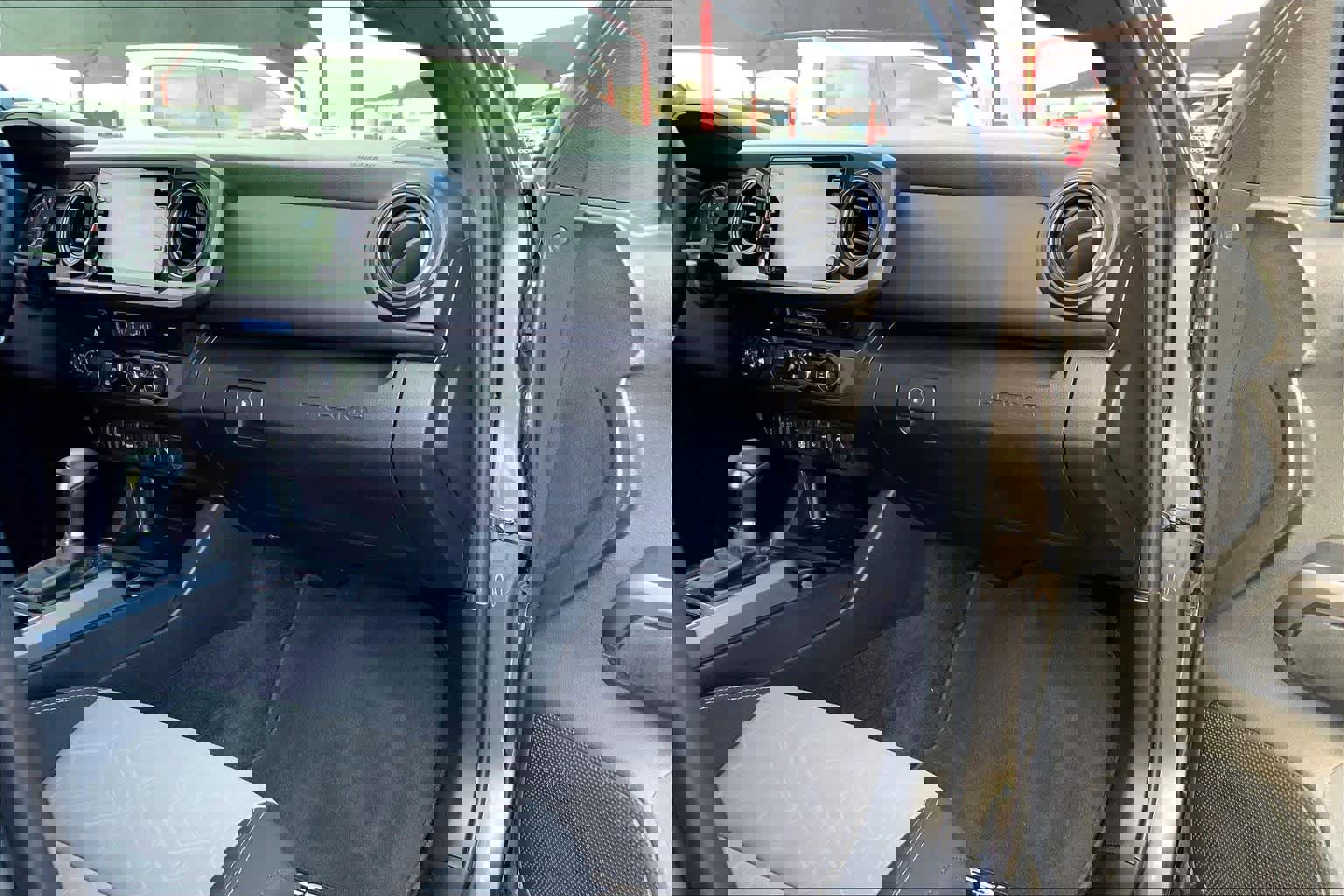 Used 2023 Toyota Tacoma TRD Off-Road image 19