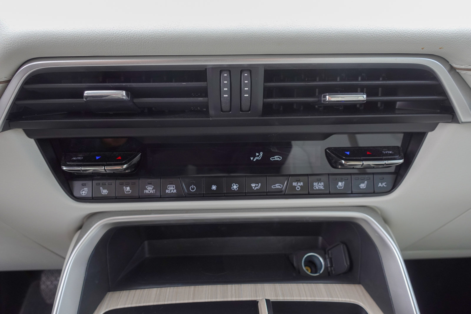 Certified 2024 MAZDA CX-90 Plug-In Hybrid w/ Premium Plus AWD/4WD image 24