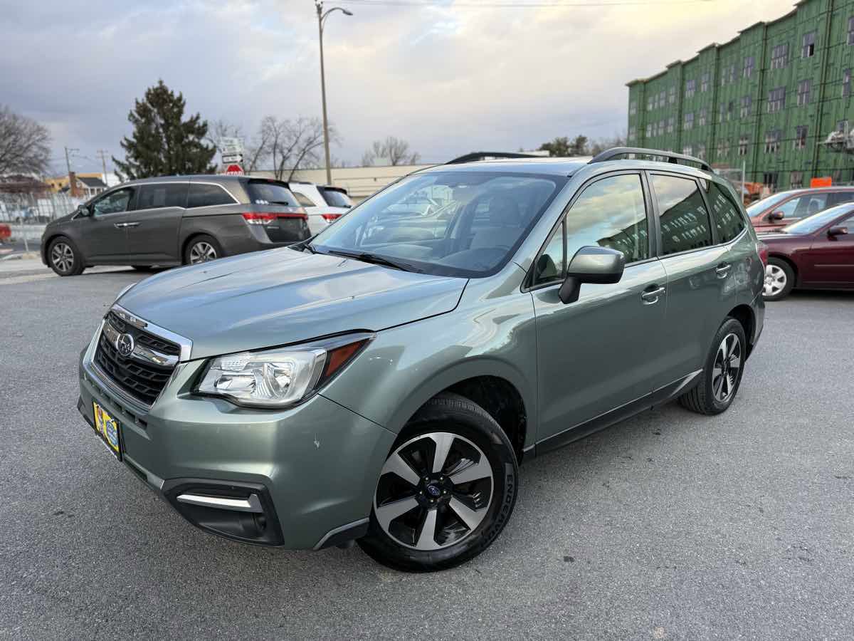 Used 2018 Subaru Forester 2.5i Premium w/ All-Weather Package image 3