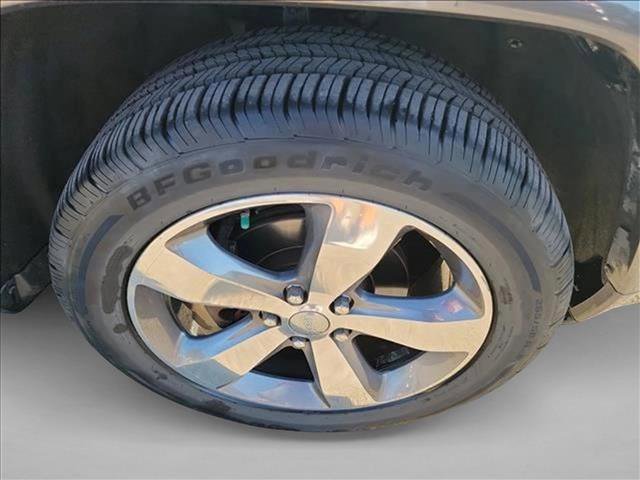 Used 2015 Jeep Grand Cherokee Overland w/ Advanced Technology Group image 8