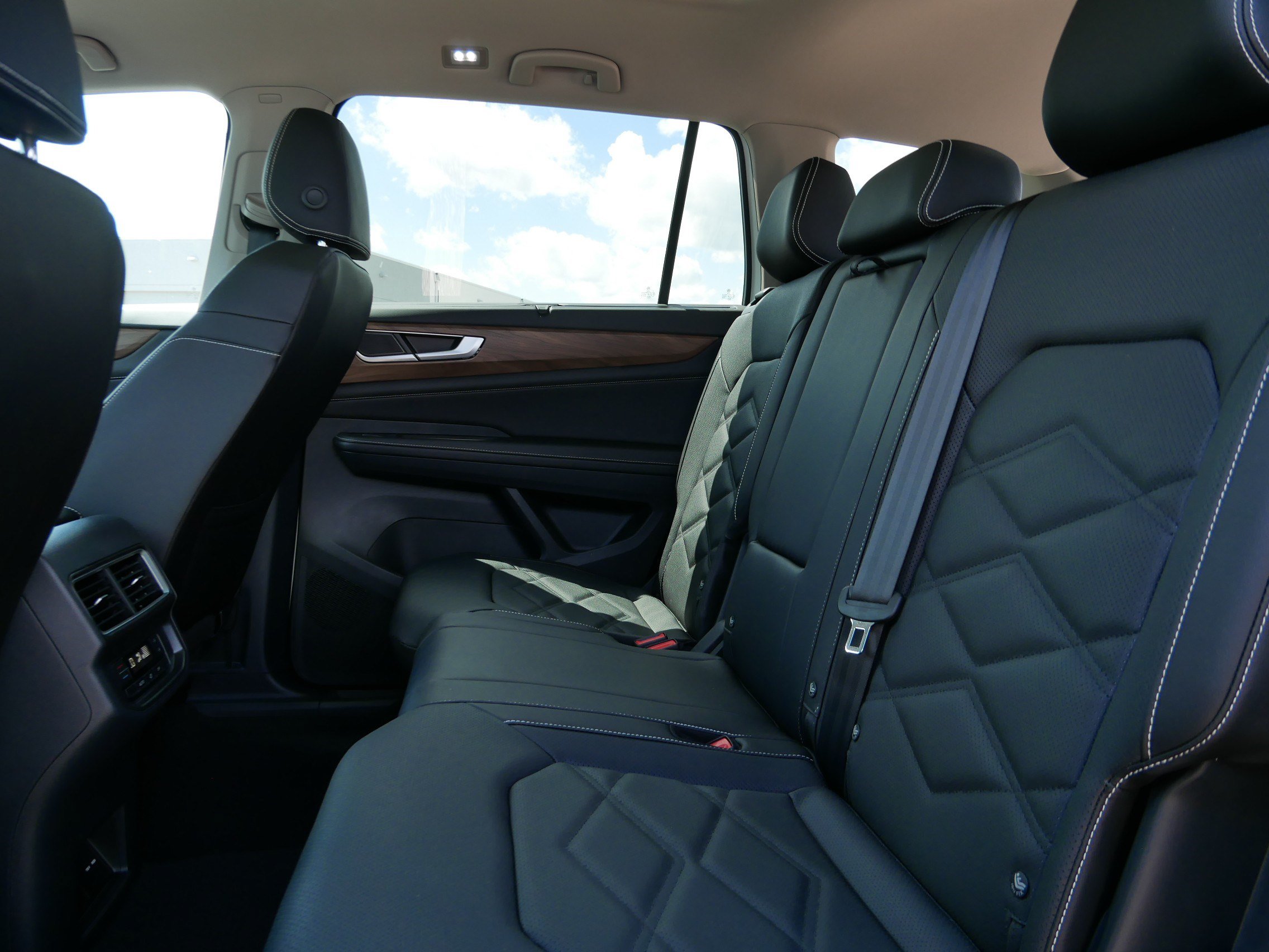 New 2026 Volkswagen Atlas SE AWD/4WD image 5