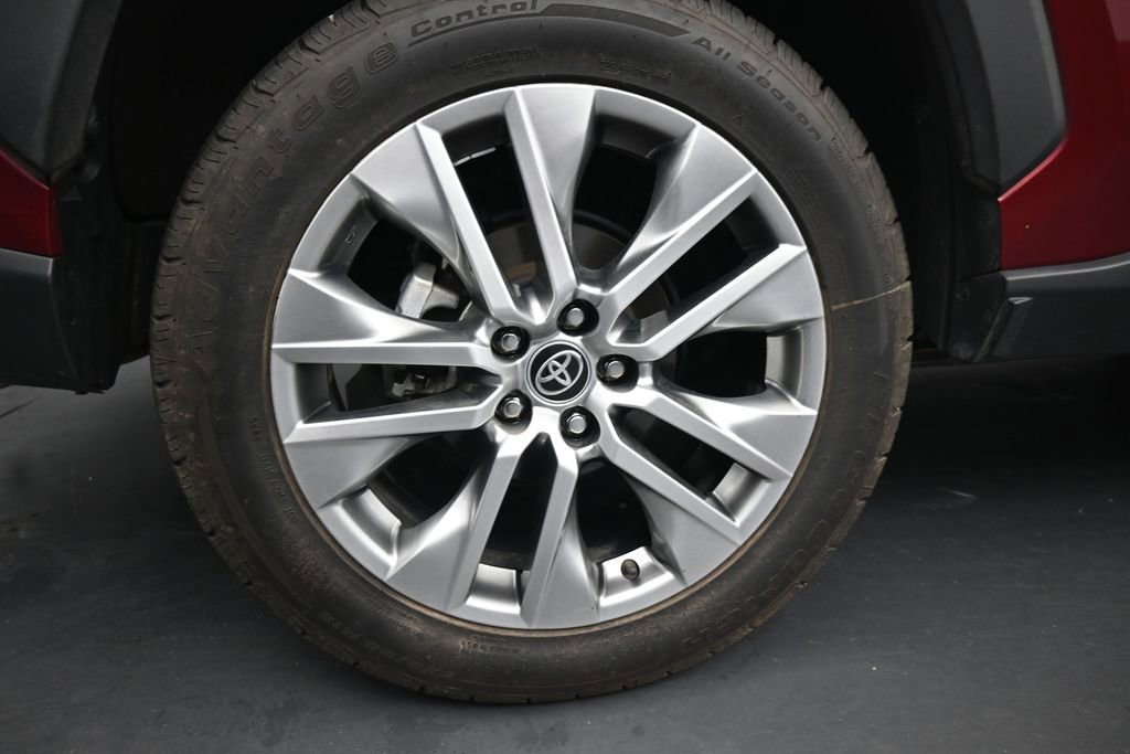 Used 2022 Toyota RAV4 Limited FWD image 10