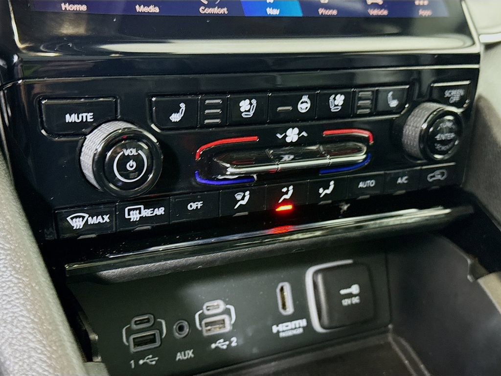 Used 2022 Jeep Grand Cherokee Limited 4xe w/ Luxury Tech Group II image 10