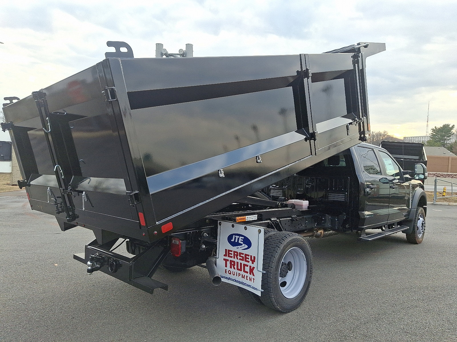 New 2024 Ford F550 4x4 Crew Cab Super Duty image 18