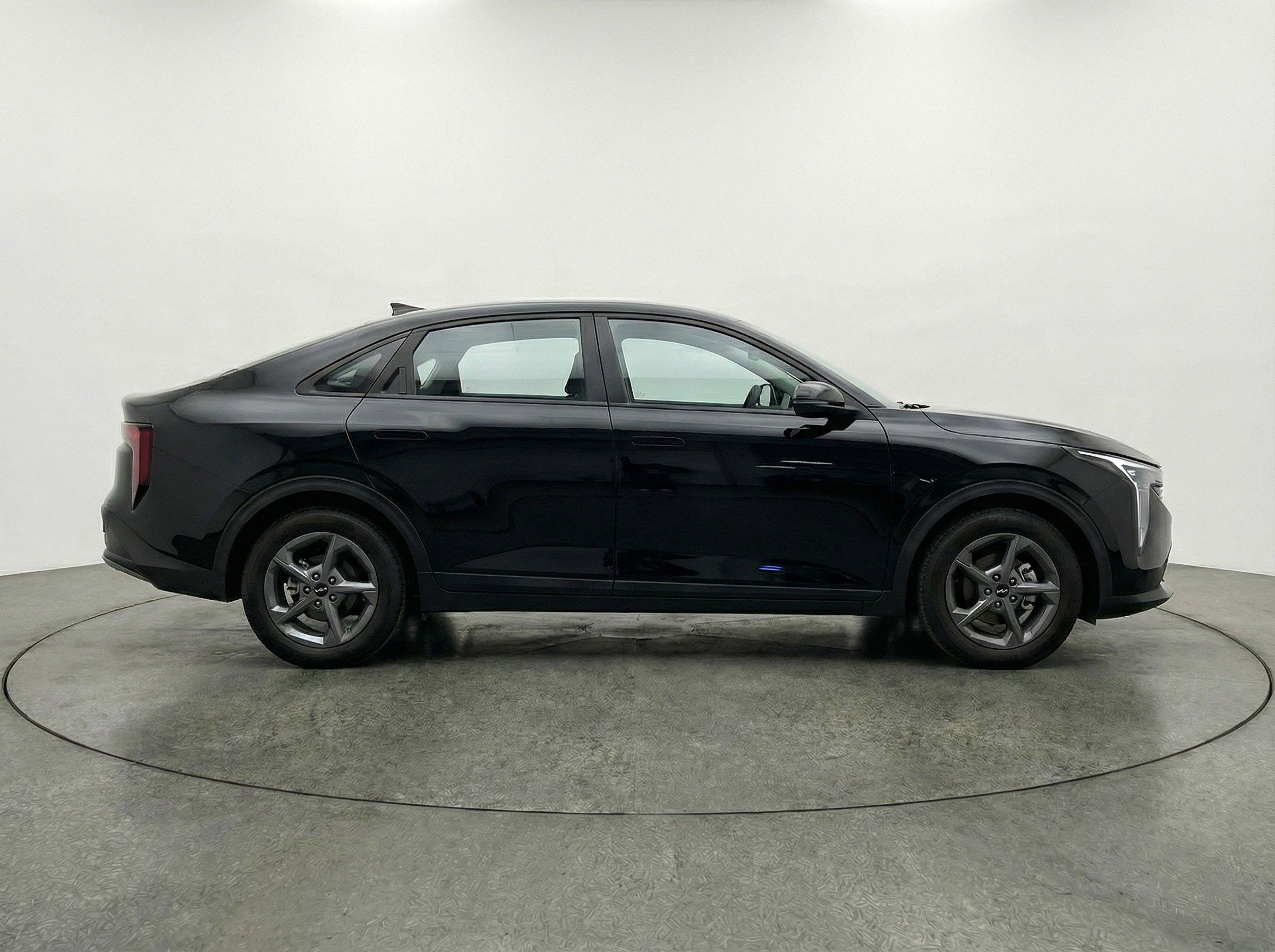 Used 2025 Kia K4 LXS image 11