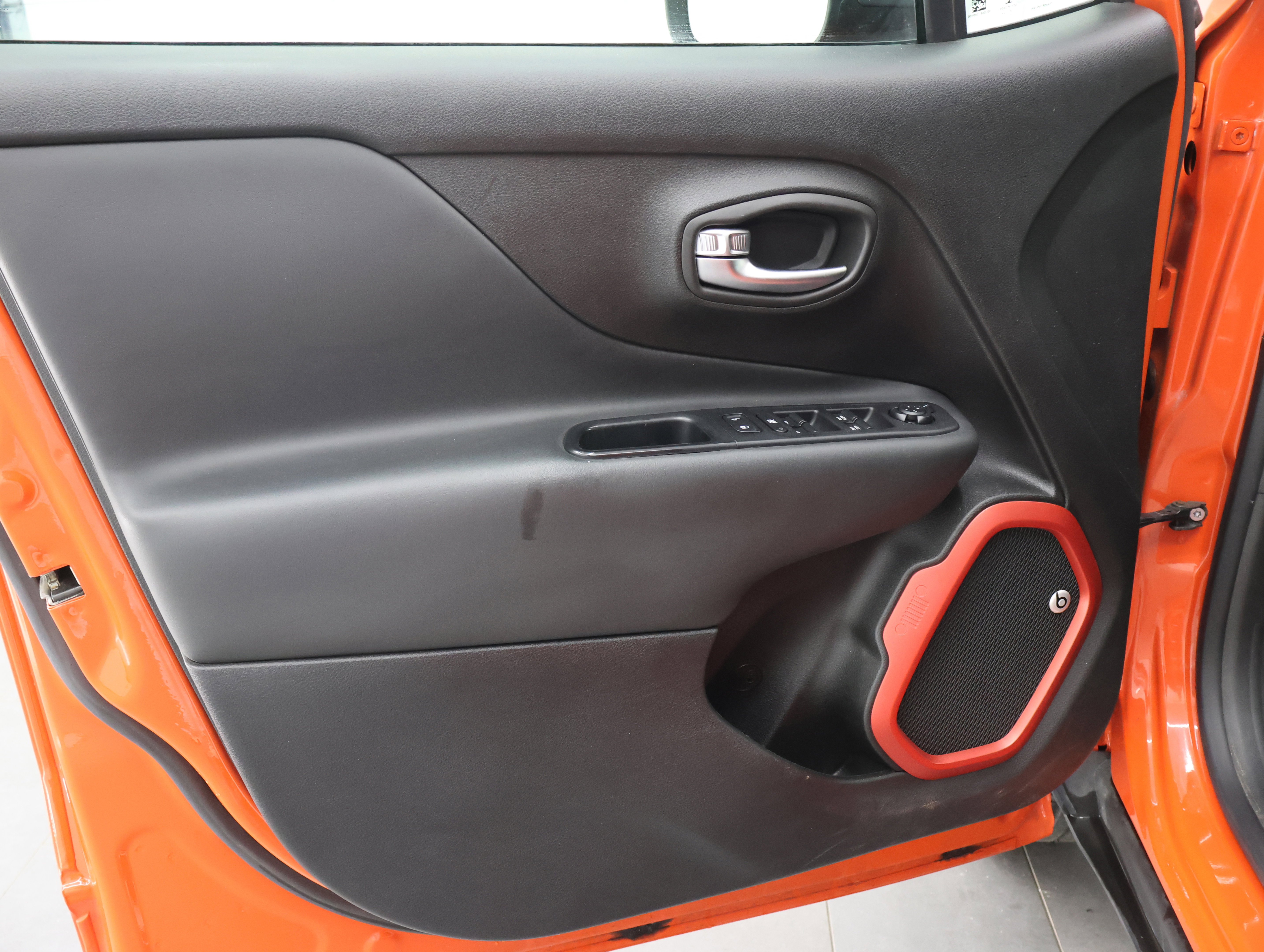 Used 2018 Jeep Renegade Trailhawk AWD/4WD image 36