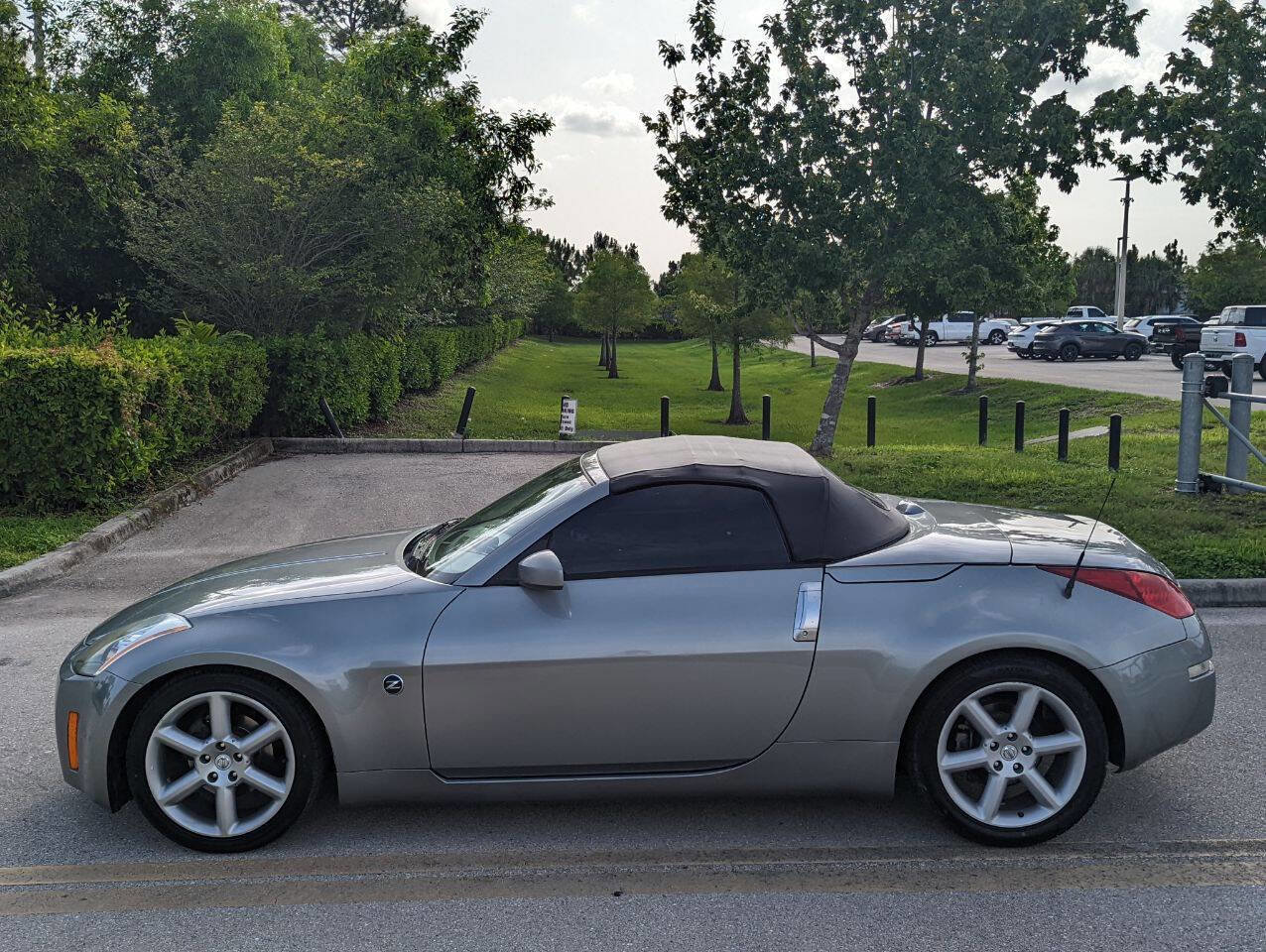 Used 2004 Nissan 350Z Touring image 3
