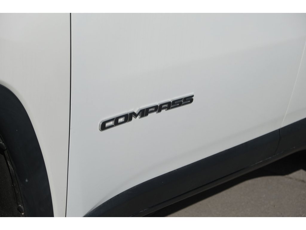 Used 2018 Jeep Compass Limited w/ Navigation Group AWD/4WD image 37