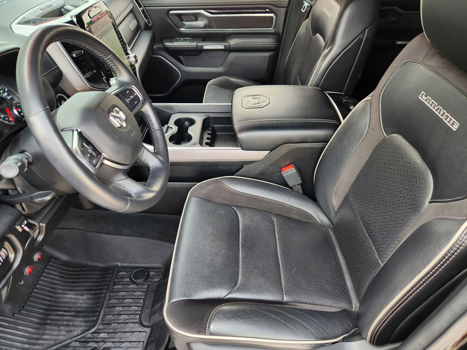 Used 2020 RAM 1500 Laramie w/ Sport Appearance Package AWD/4WD image 16