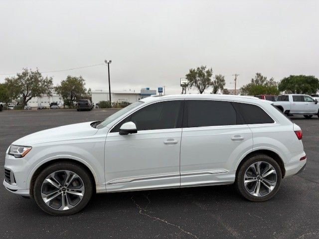 Used 2023 Audi Q7 3.0T Premium Plus AWD/4WD image 2