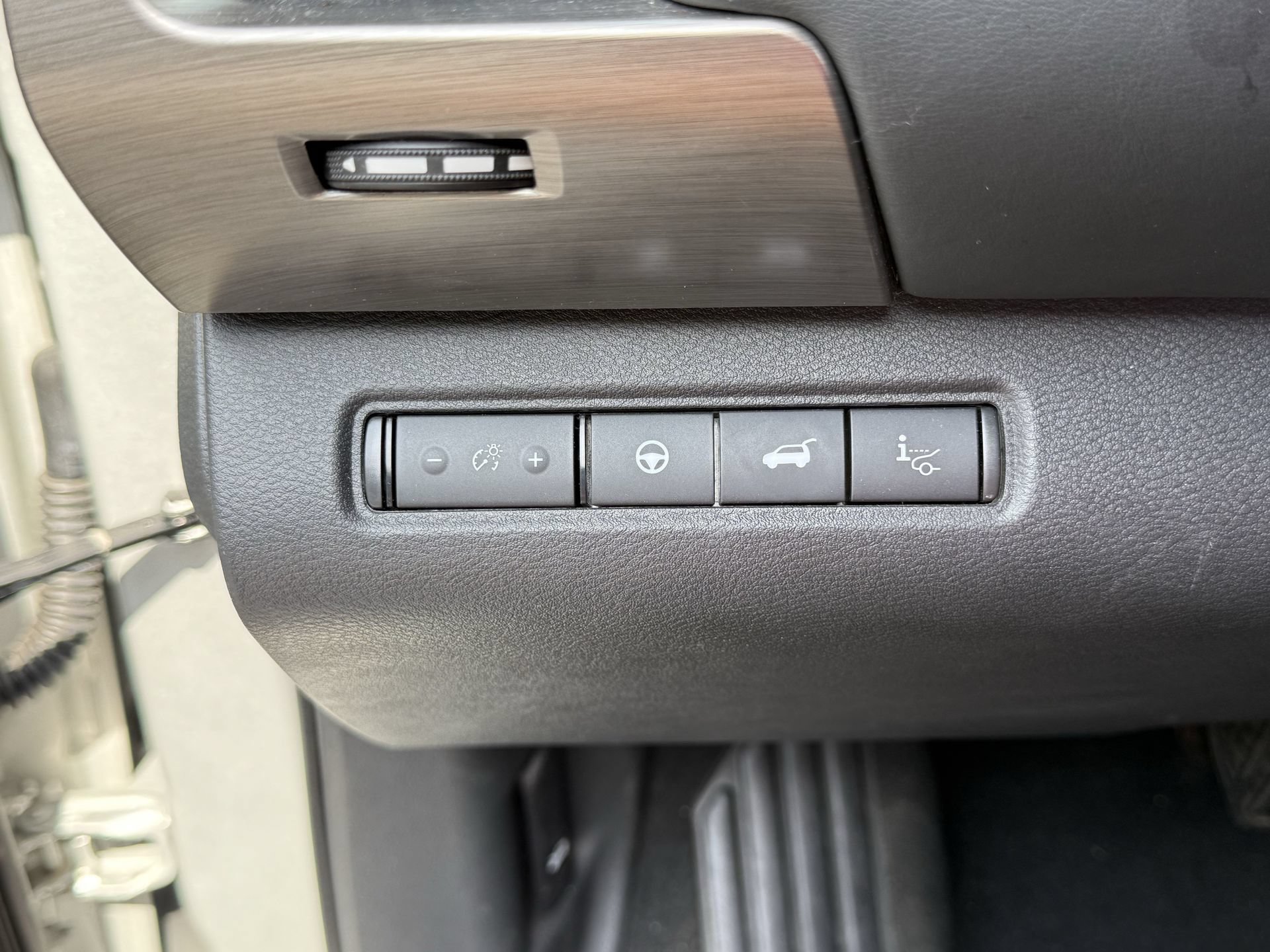 Used 2025 Nissan Pathfinder Platinum w/ Cargo Package AWD/4WD image 14