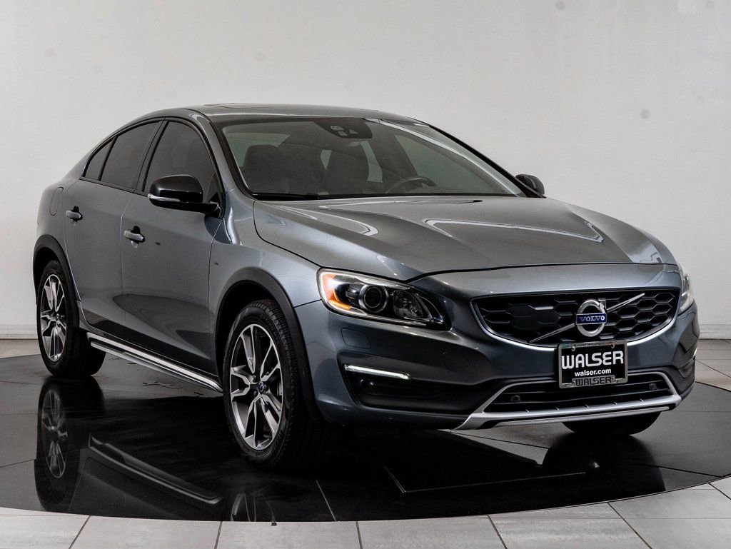 Used 2018 Volvo S60 T5 Cross Country Platinum image 12