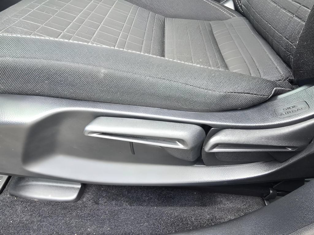 Used 2025 Honda HR-V LX image 25