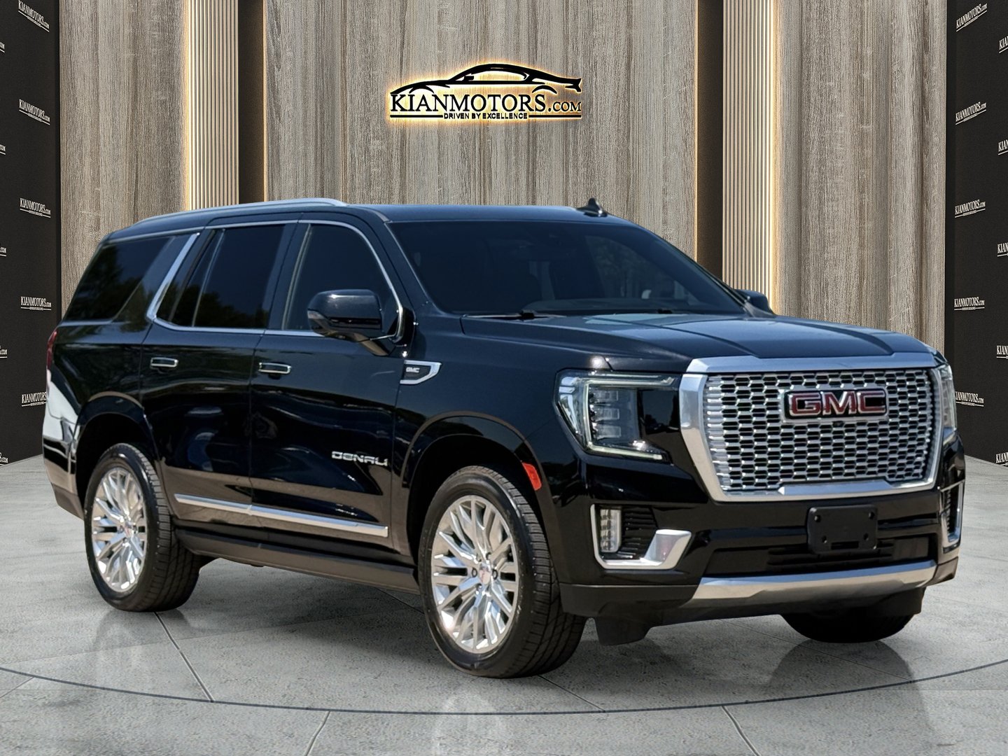 Used 2023 GMC Yukon Denali AWD/4WD image 1