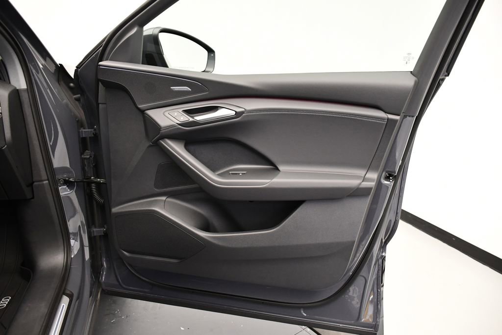 New 2025 Audi Q6 e-tron Premium Plus image 45