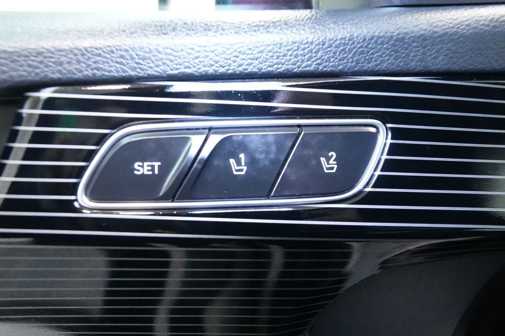 Used 2024 Hyundai Palisade Calligraphy image 16