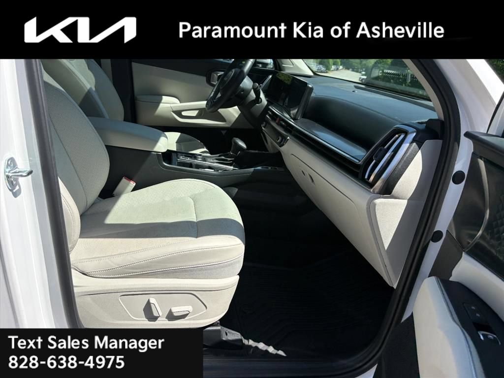 Certified 2025 Kia Sorento EX w/ Panoramic Sunroof Package AWD/4WD image 20