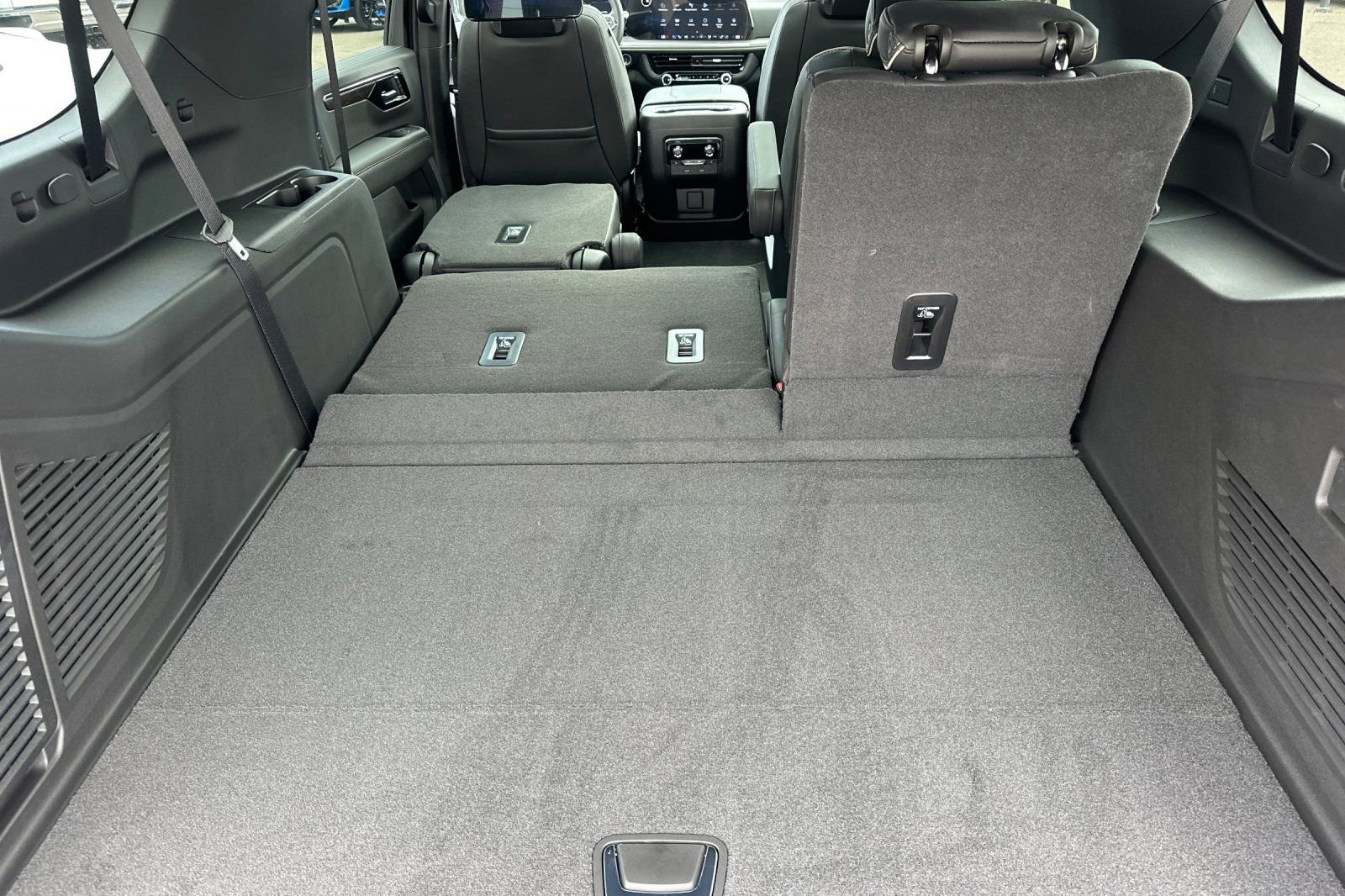 New 2025 Chevrolet Suburban Premier image 17