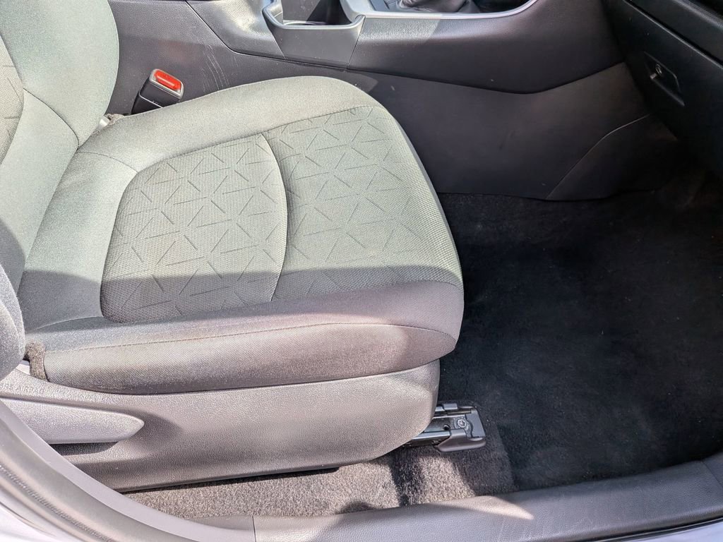 Used 2024 Toyota RAV4 XLE image 30