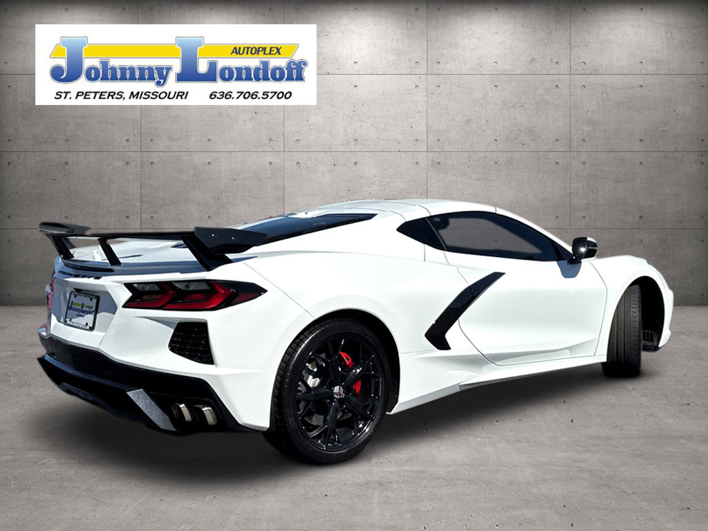 Used 2021 Chevrolet Corvette Stingray Premium Cpe w/ Z51 Performance Package RWD image 2