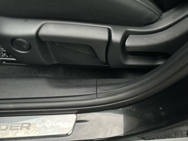 Used 2025 Mitsubishi Outlander ES FWD image 13