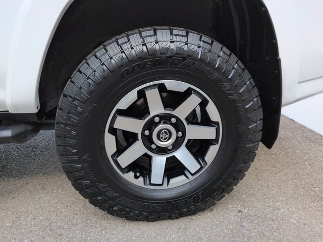 Used 2022 Toyota 4Runner TRD Off-Road AWD/4WD image 31