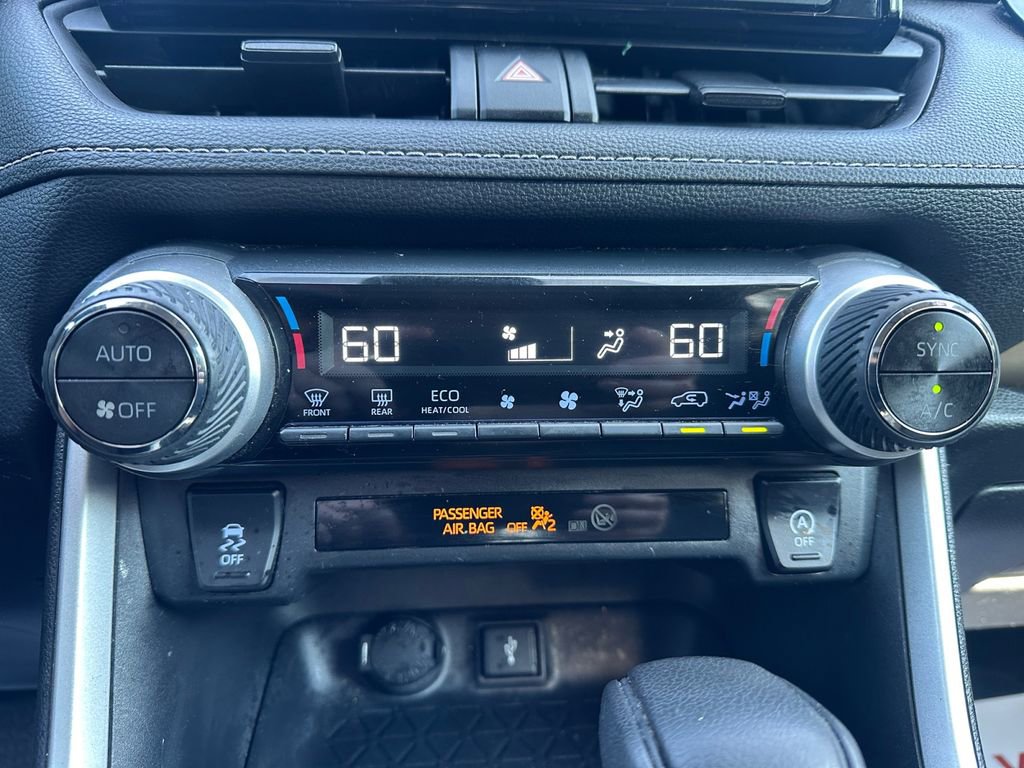 Used 2020 Toyota RAV4 XLE image 22