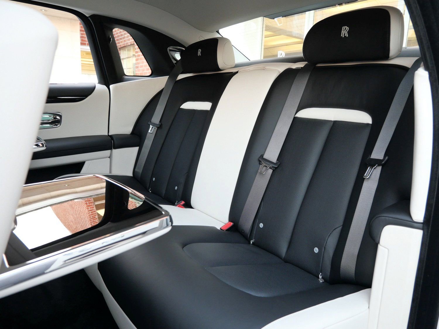 Used 2024 Rolls-Royce Ghost image 8